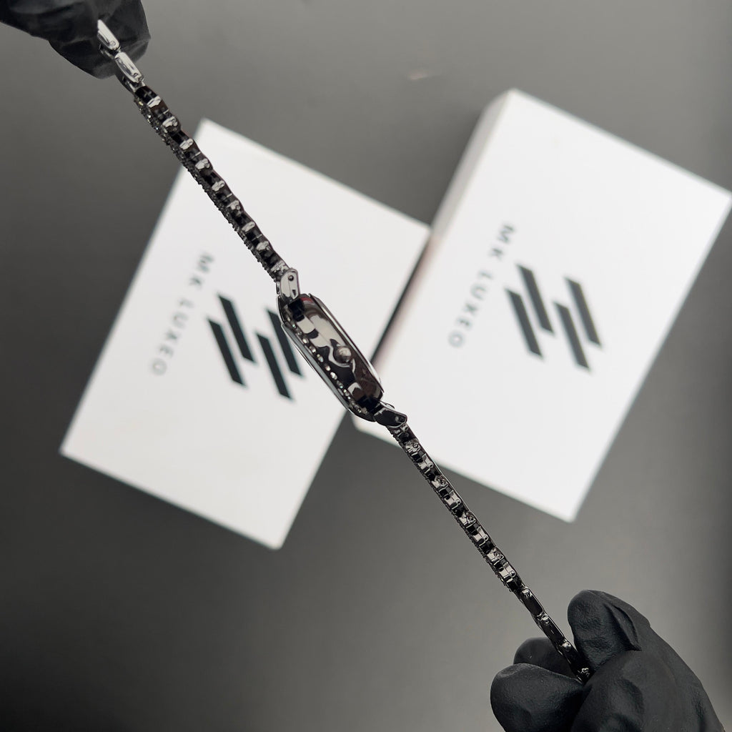 C-D Every moment, defined by Luxe.