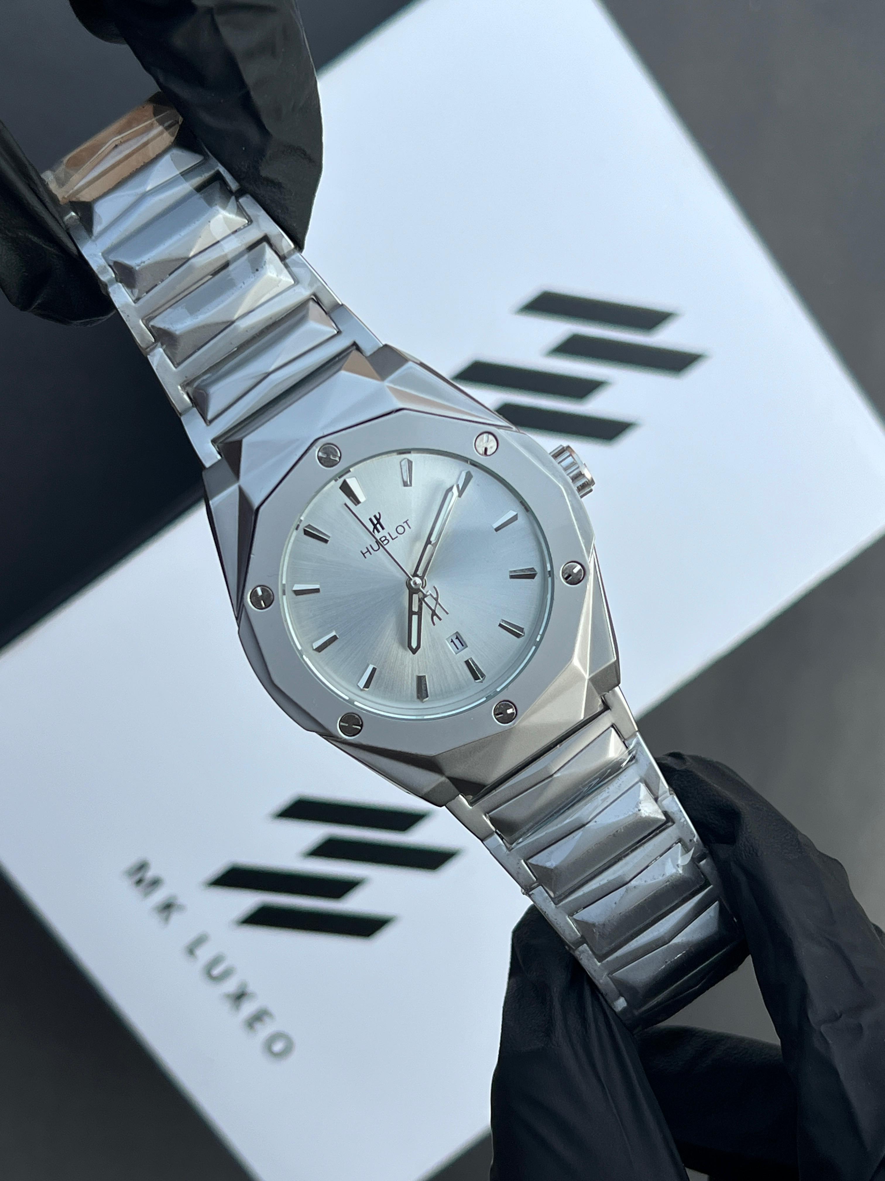 H-W Diamond Cut Men's Watch