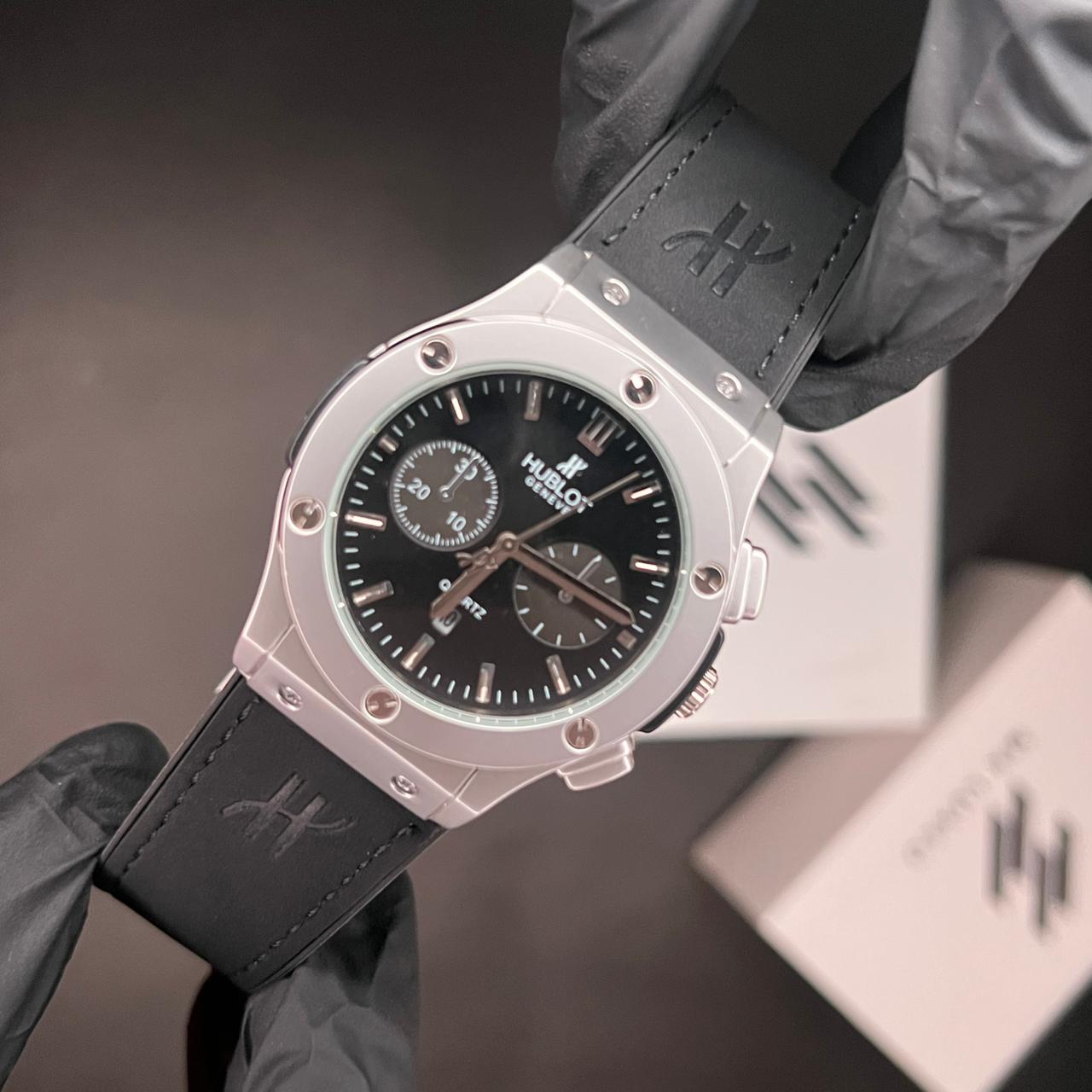 HBT Luxury Timepiece – Bold Elegance