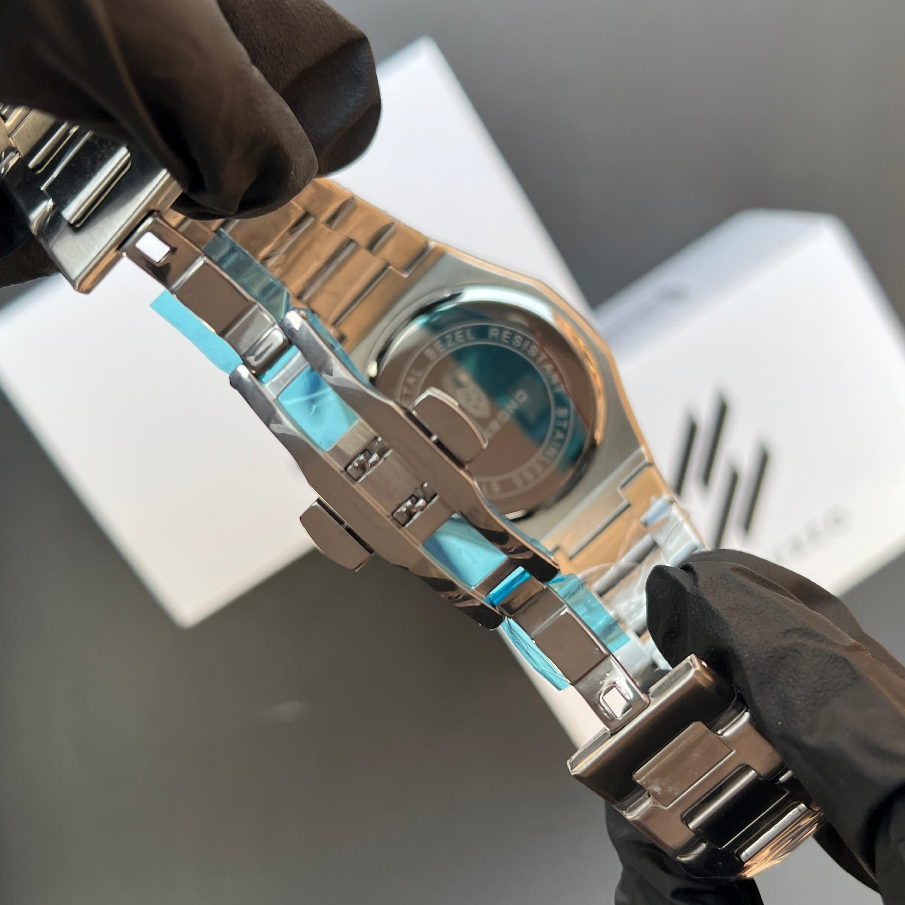 B-W Silver Integrated Bracelet, Octagonal Bezel