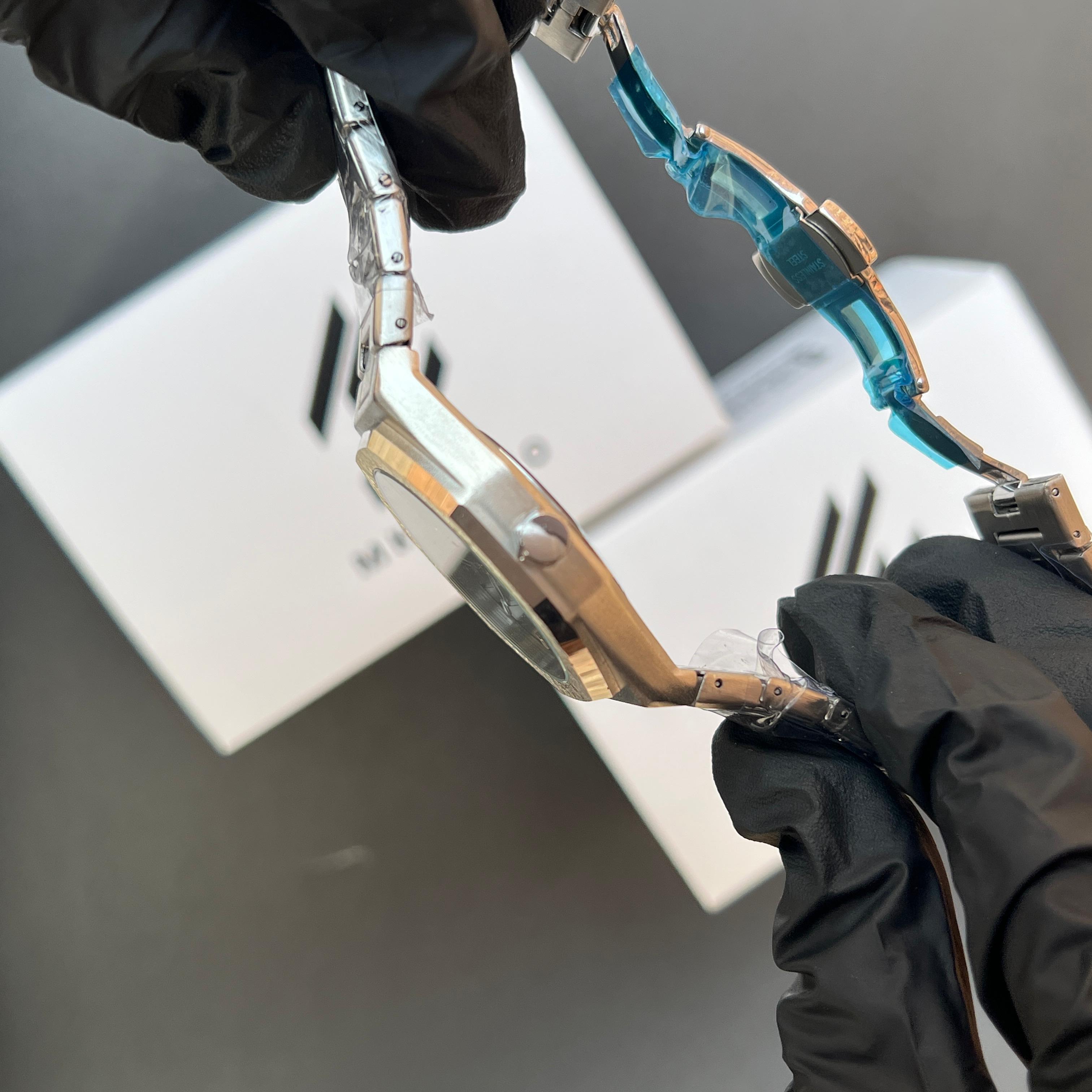 B-W Silver Integrated Bracelet, Octagonal Bezel