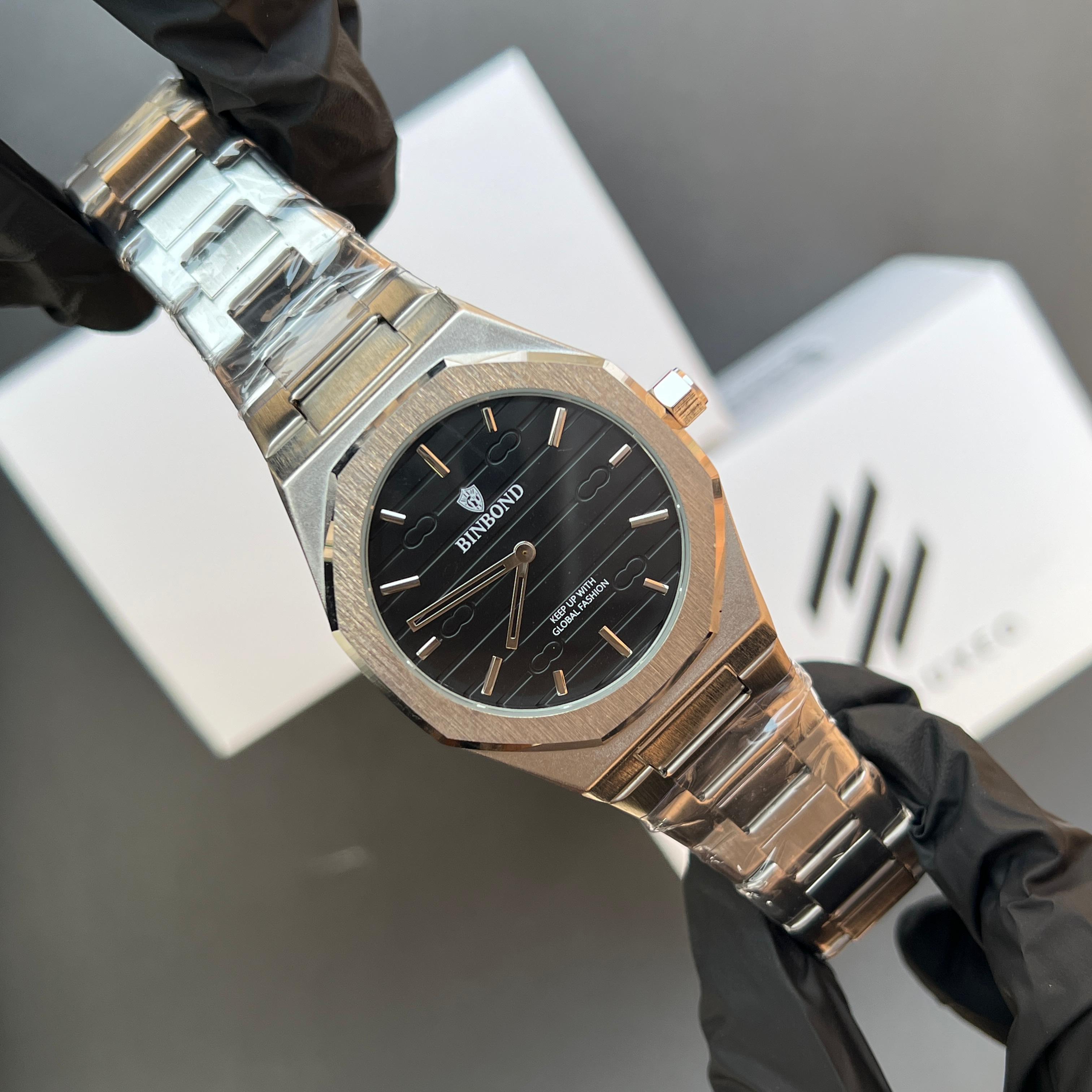 B-W Silver Integrated Bracelet, Octagonal Bezel