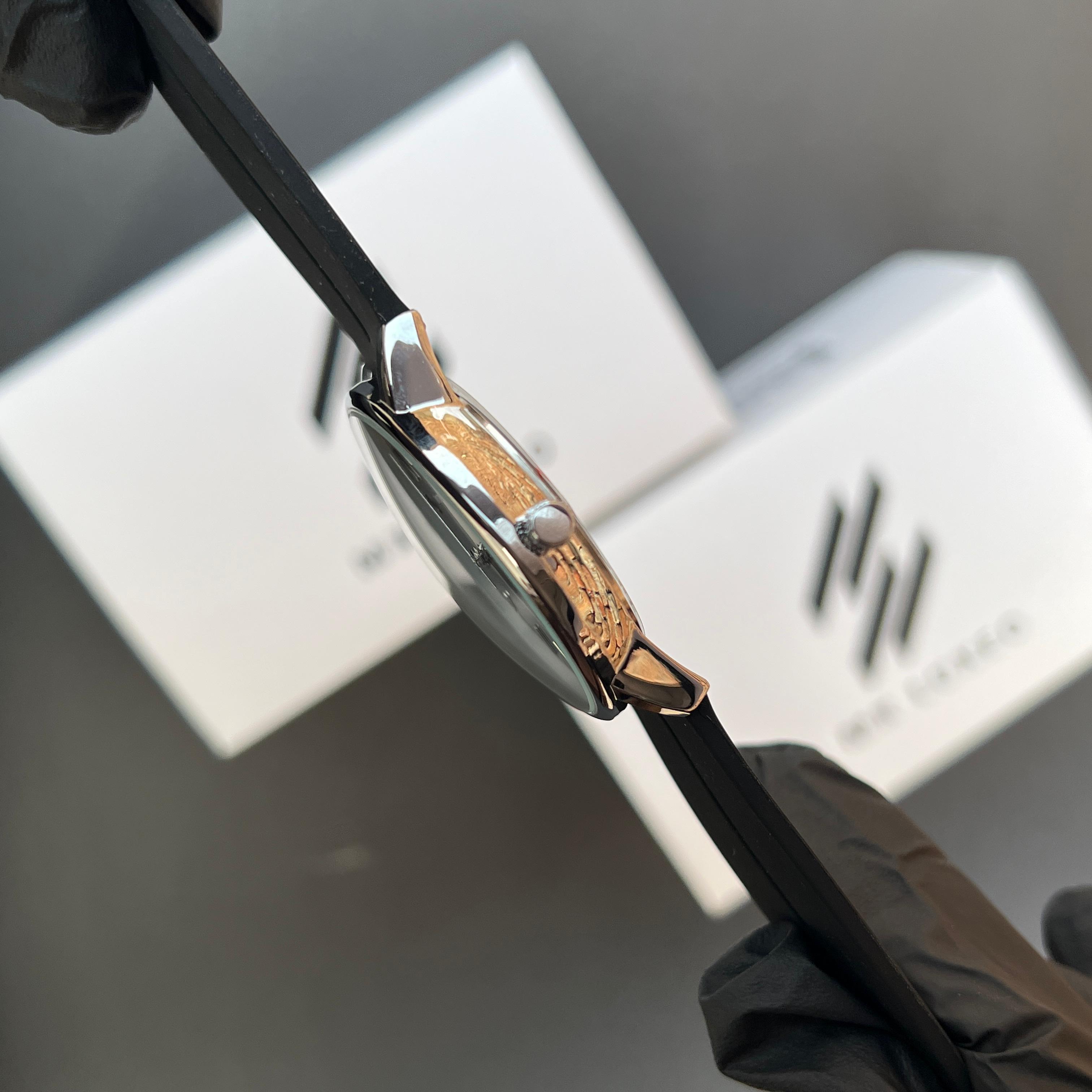 UP - Black dial with Slim baton Hour Markers